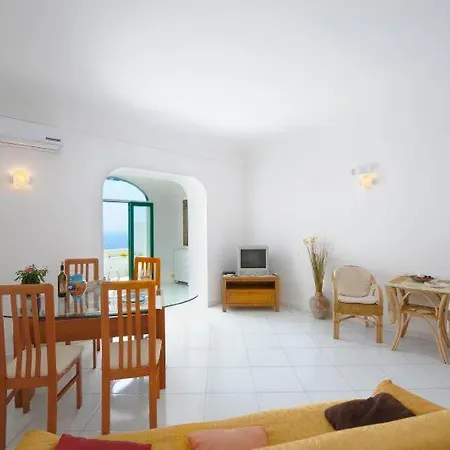 Apartment Sleeps 2 Air Con Wifi